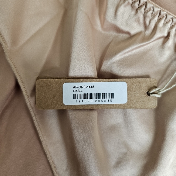 Skims lingerie - Picture 2 of 3